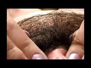 Großer Kitzler, große Möpse