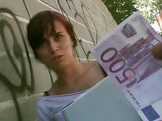 Nutte von nebenan – spanische Teenagerin braucht schnelles Geld