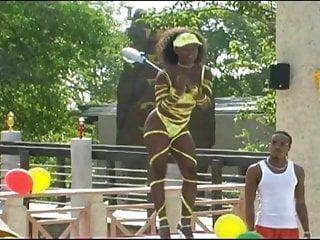 Miss Jamaica wird hart gefickt